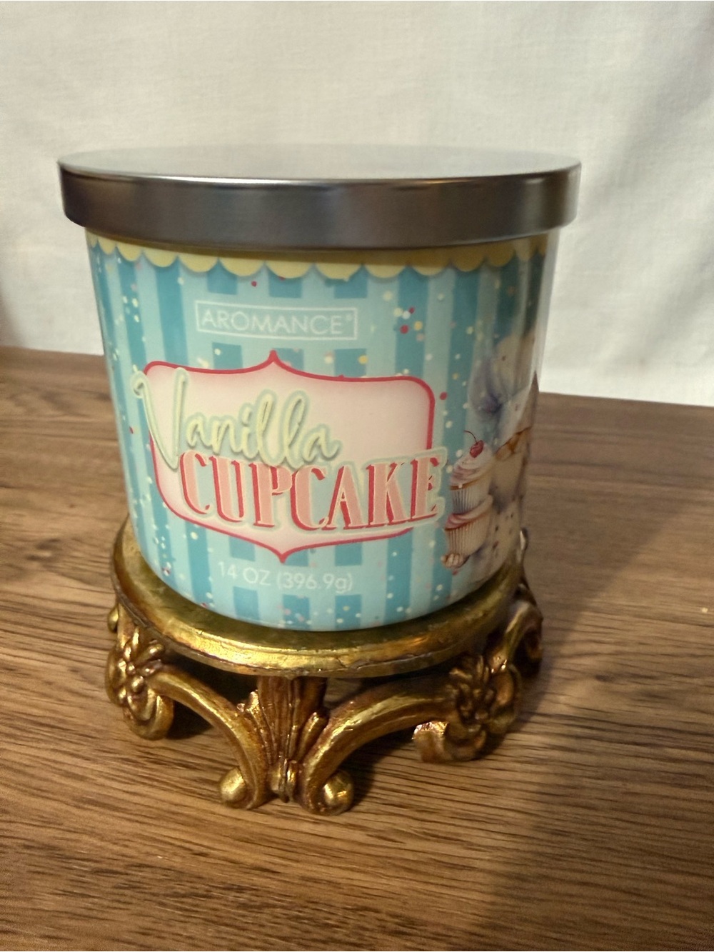 Vanilla Cupcake Candle - Light Blue